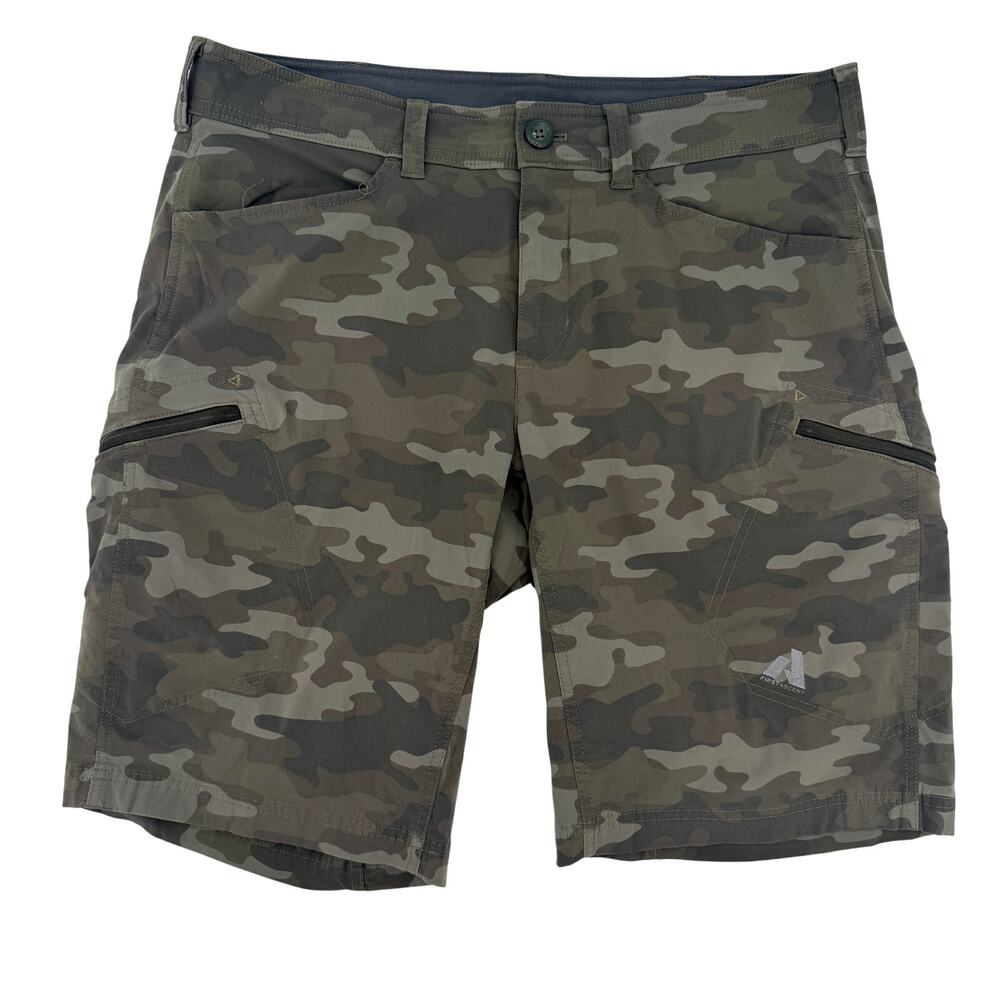 Eddie Bauer green camo Shorts men's waist 36 camouflage First Ascent cargo